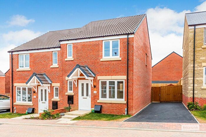 3 Bedroom House To Rent In Kamper Close, Weldon, NN17