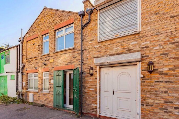 1 Bedroom Terraced House To Rent In Brockley Road, London, SE4