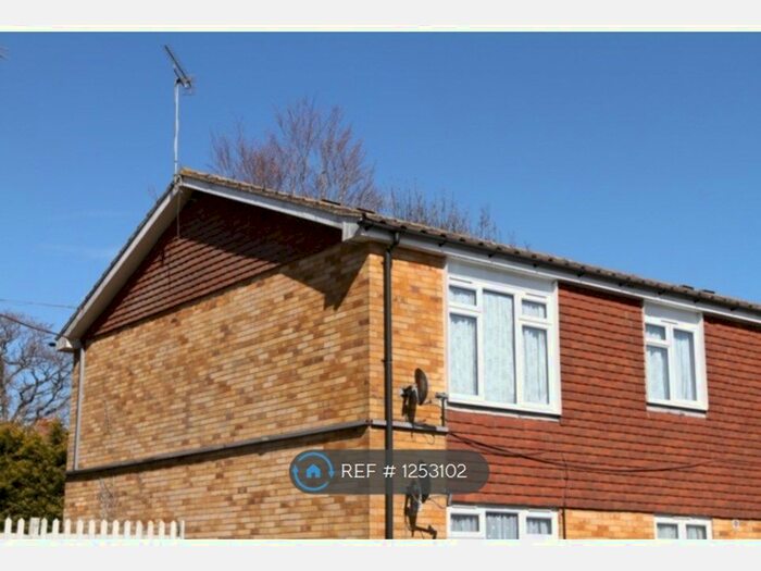 1 Bedroom Flat To Rent In Crisfield Court, St. Michaels, Tenterden TN30