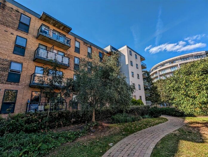 1 Bedroom Flat To Rent In Bassett House, Durnsford Road, Wimbledon, SW19