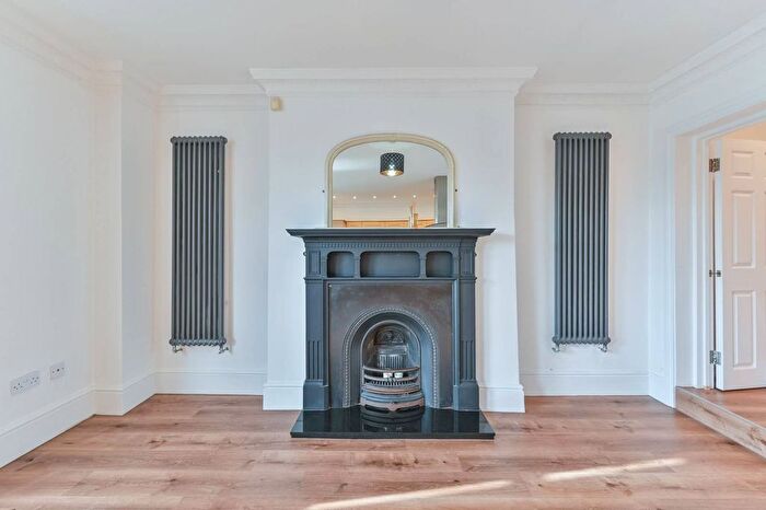 2 Bedroom Flat For Sale In Manor Mount, Forest Hill, London, SE23