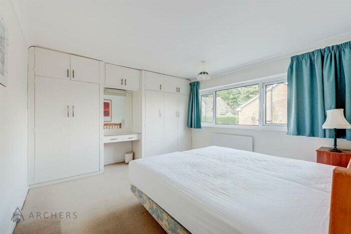 2 Bedroom Flat For Sale In Chesterwood Drive, Broomhill, Sheffield, S10