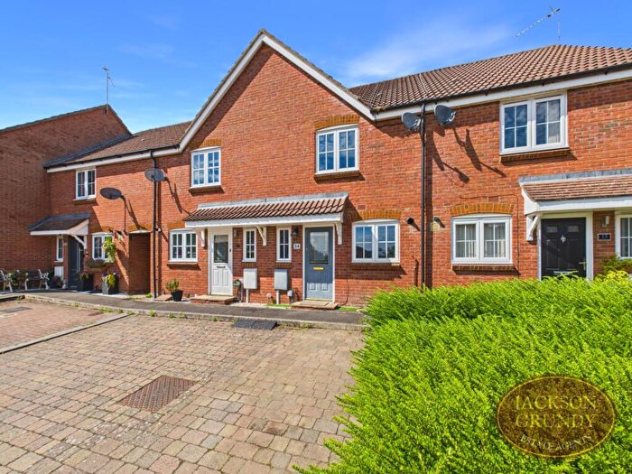 2 Bedroom House For Sale In Clevedon Court, Daventry, NN11