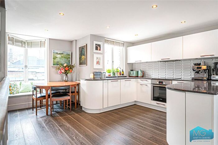 2 Bedroom End Of Terrace House For Sale In Charteris Road, London, N4