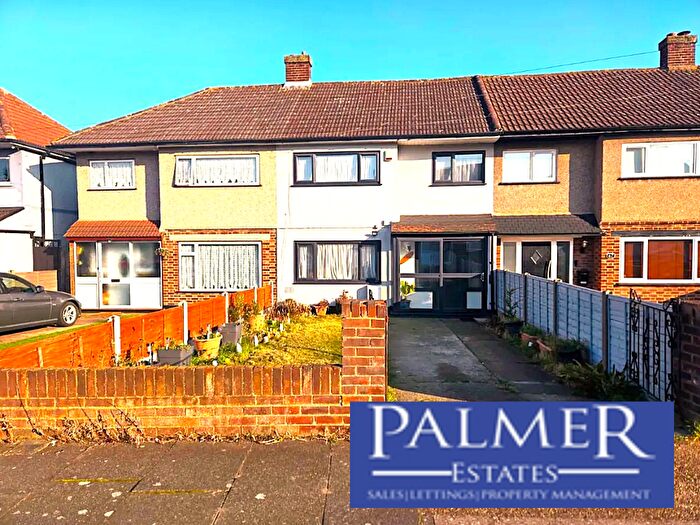 3 Bedroom Terraced House To Rent In Hood Road, Rainham, RM13