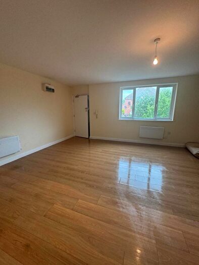1 Bedroom Flat To Rent In Oxlow Lane, Dagenham, RM10