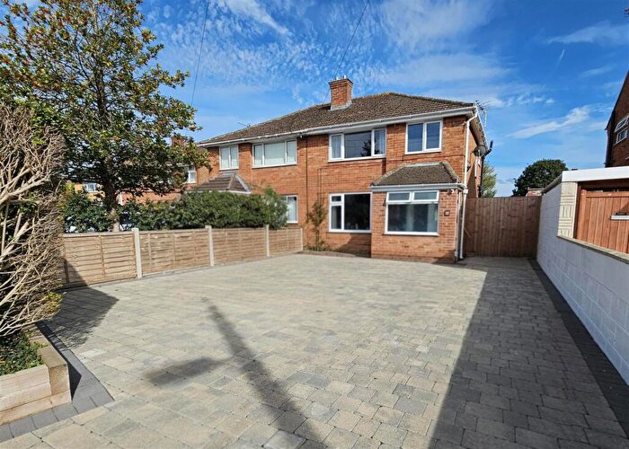 3 Bedroom Semi-Detached House For Sale In Innsworth Lane, Longlevens, GL2