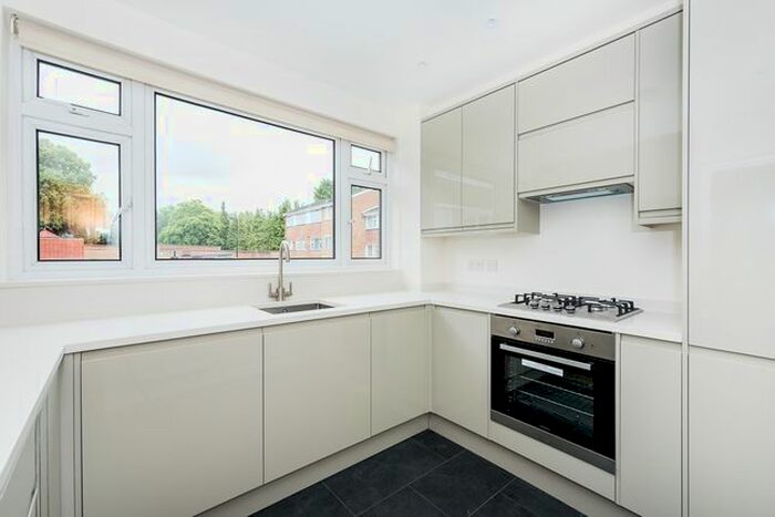 3 Bedroom Maisonette To Rent In The Croft, Park Hill, London, W5