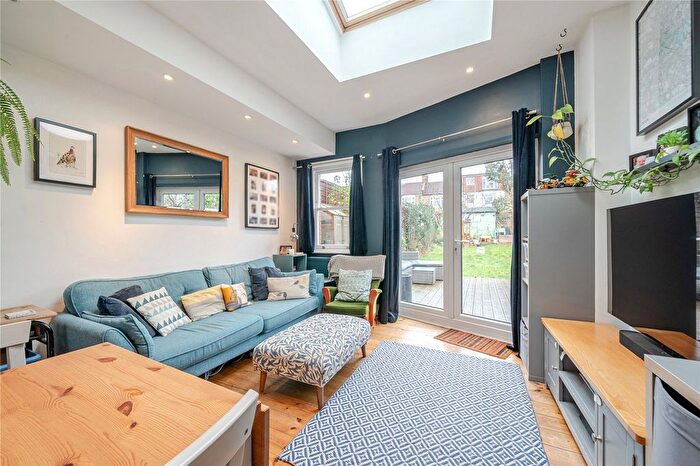 2 Bedroom Flat For Sale In The Crest, Palmers Green, London, N13