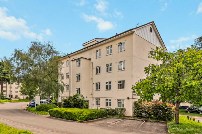 3 Bedroom Apartment To Rent In Kingsnympton Park, Kingston Upon Thames, Surrey, KT2