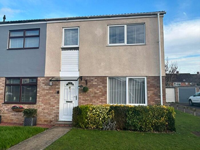 3 Bedroom End Of Terrace House To Rent In Shaw Close, Bicester, OX26