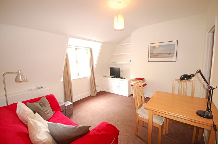 1 Bedroom Flat For Sale In Westbourne Terrace, London, W2