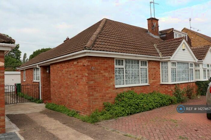 2 Bedroom Bungalow To Rent In Alderbury Road, Langley, SL3