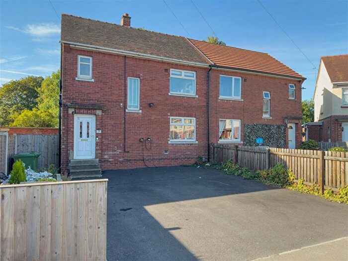 3 Bedroom Semi-Detached House For Sale In Wasdale Road, Wakefield, WF2