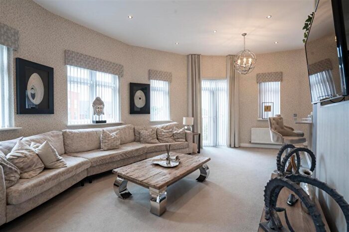 2 Bedroom Apartment To Rent In Boughton Court, Solihull, B90