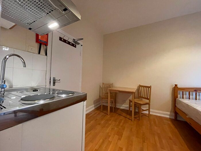 1 Bedroom Studio To Rent In Melrose Avenue, London, NW2