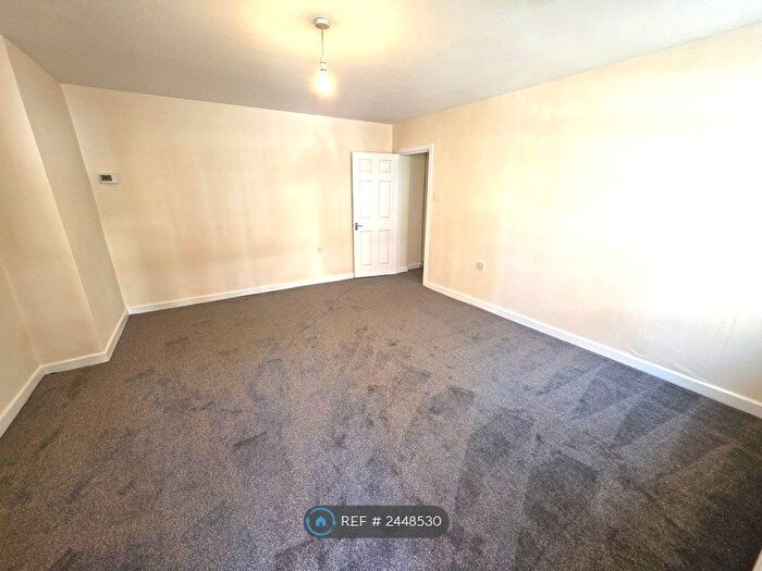 1 Bedroom Flat To Rent In Bear Tree Street, Parkgate, Rotherham, S62