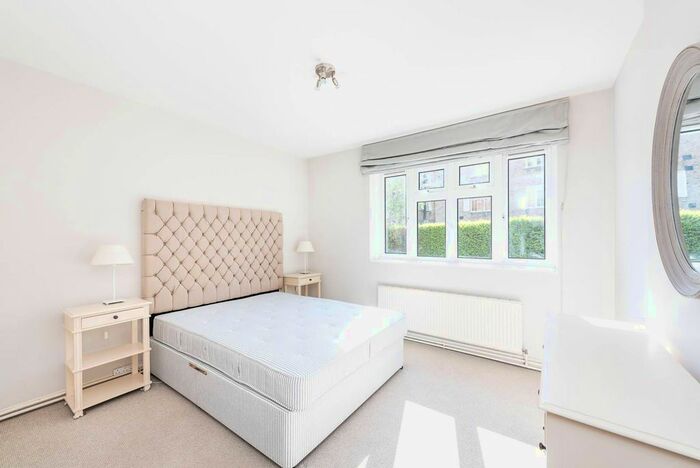2 Bedroom Flat To Rent In Wiltshire Close, Chelsea, London, SW3