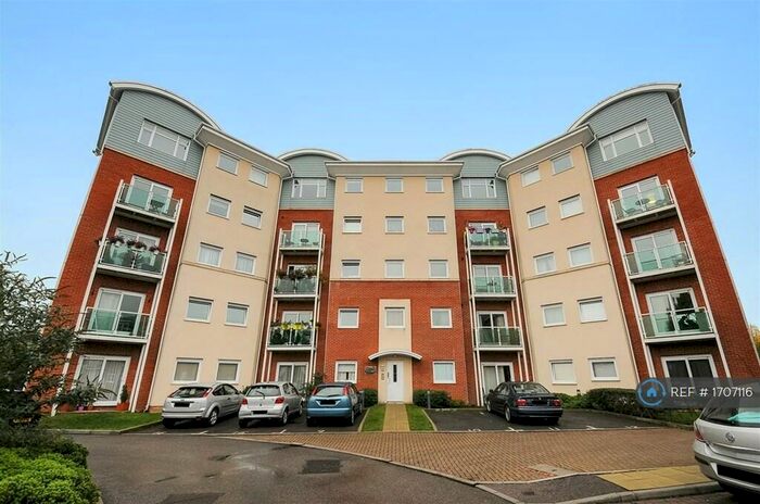2 Bedroom Flat To Rent In Fenbridge House, Redhill, RH1