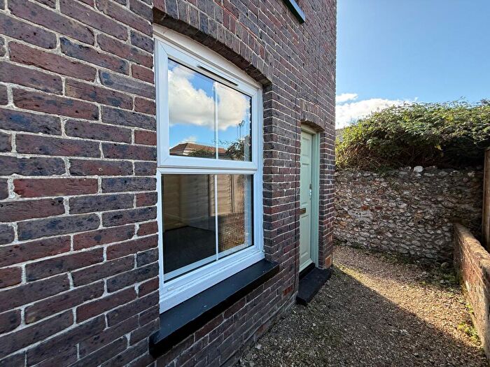 2 Bedroom End Of Terrace House For Sale In Jubilee Terrace, East Street, Westbourne, PO10