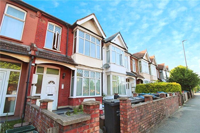 1 Bedroom Flat To Rent In Morden Road, London, SW19