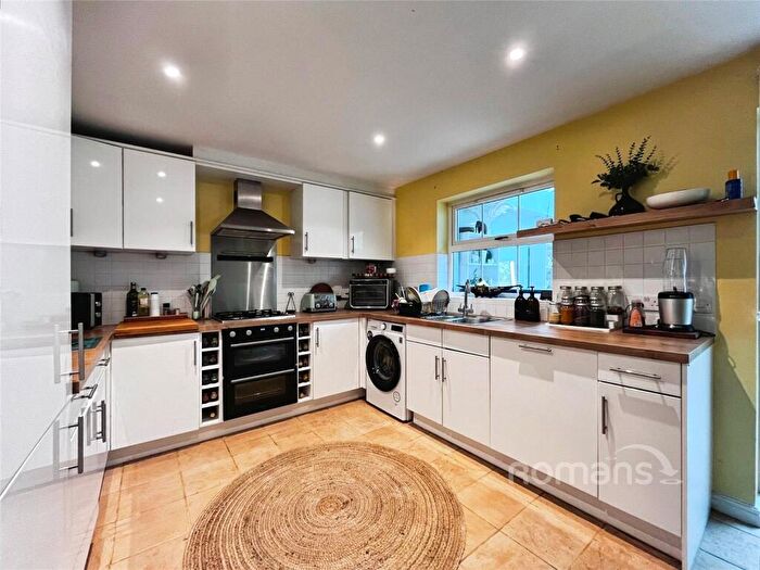4 Bedroom Terraced House For Sale In Chestnut Tree Grove, Farnborough, Hampshire, GU14