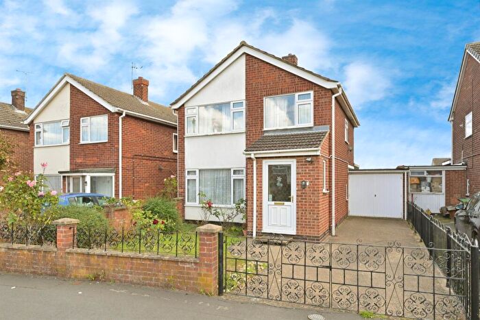 3 Bedroom Link Detached House For Sale In Lancaster Way, Yaxley, Peterborough, PE7