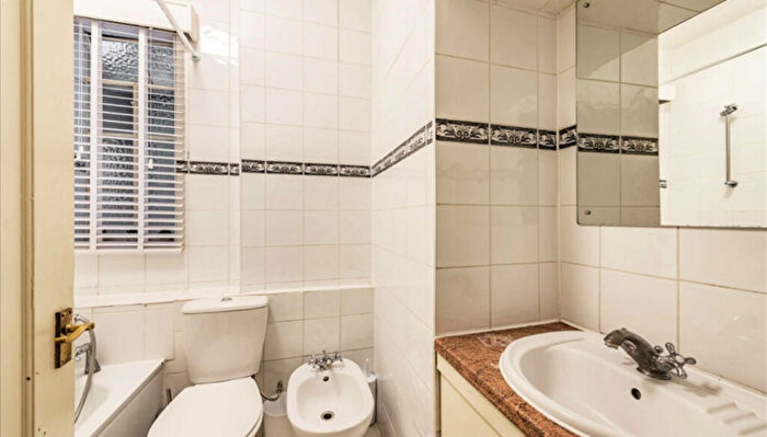 6 Bedroom Apartment To Rent In Park Road, London, NW8