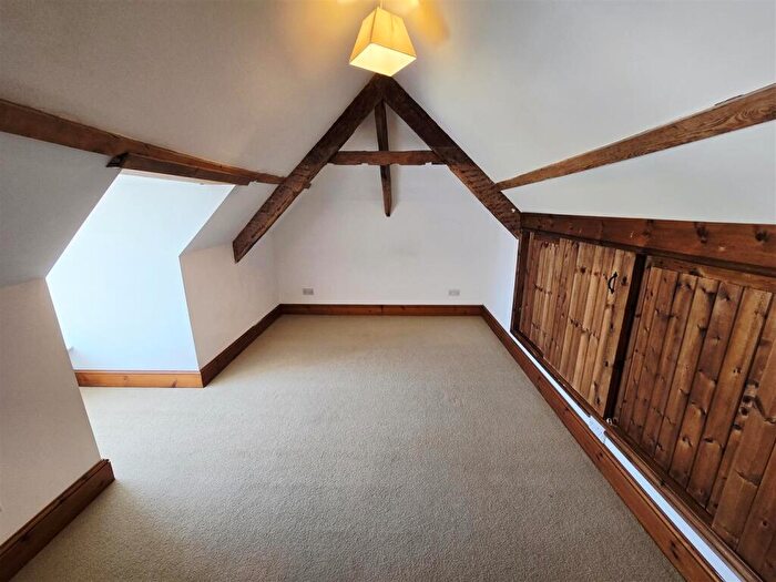 3 Bedroom Flat For Sale In Church Stile, Launceston, PL15