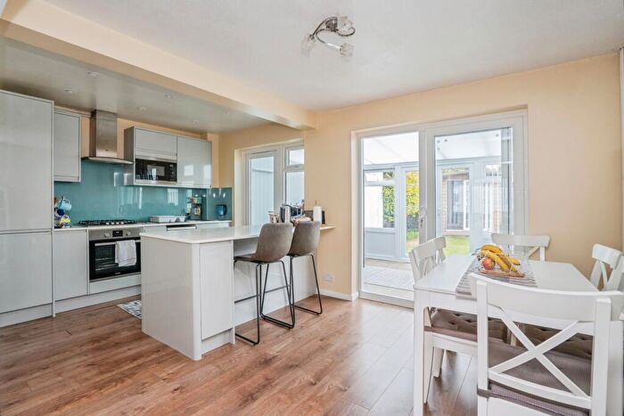 3 Bedroom End Of Terrace House For Sale In Montgomery Walk, Waterlooville, Hampshire, PO7