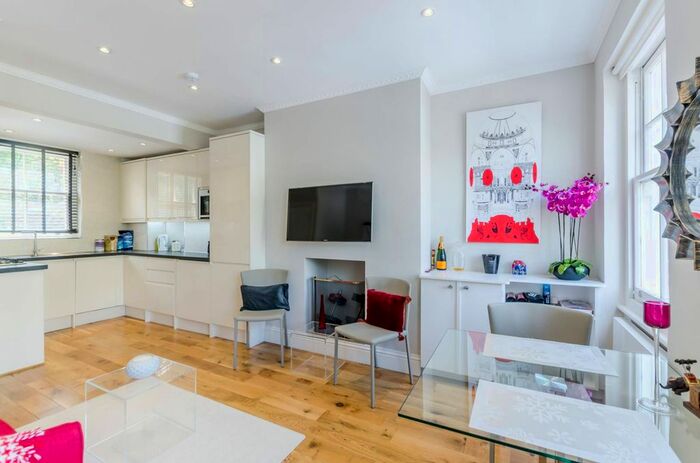 1 Bedroom Flat To Rent In Star Road, Barons Court, London, W14