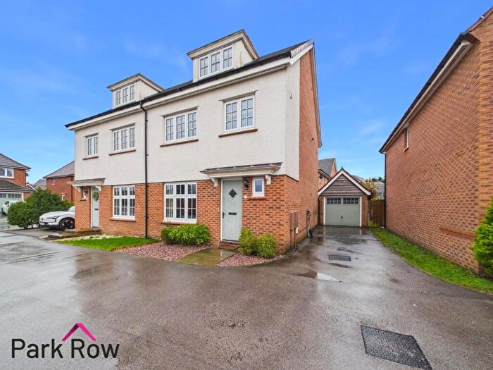 4 Bedroom Semi Detached House For Sale In Pickering Place, Garforth, Leeds, LS25