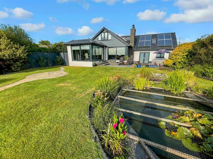 5 Bedroom Chalet For Sale In Merstone Lane, Merstone, Newport, Isle Of Wight, PO30