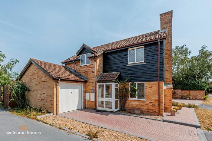 3 Bedroom Detached House For Sale In Sparkford Close, Bournemouth, BH7
