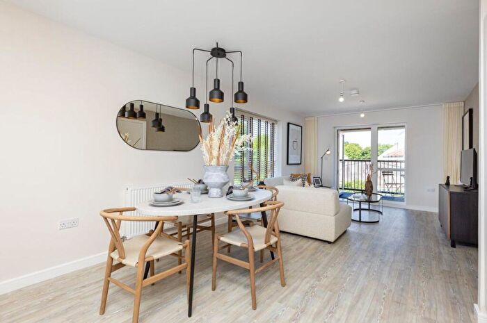 1 Bedroom Flat For Sale In Ebbsfleet Cross, Greenhithe, DA9