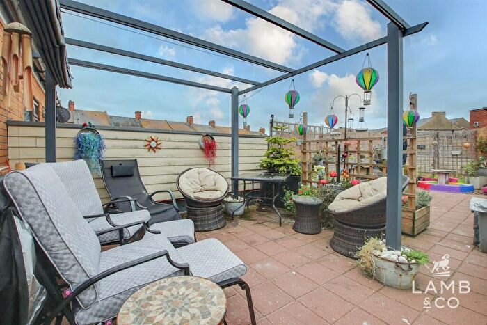 2 Bedroom Flat For Sale In Rosemary Road, Clacton-On-Sea, CO15