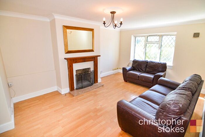 3 Bedroom Flat To Rent In Shaw Close, Cheshunt, Hertfordshire, EN8