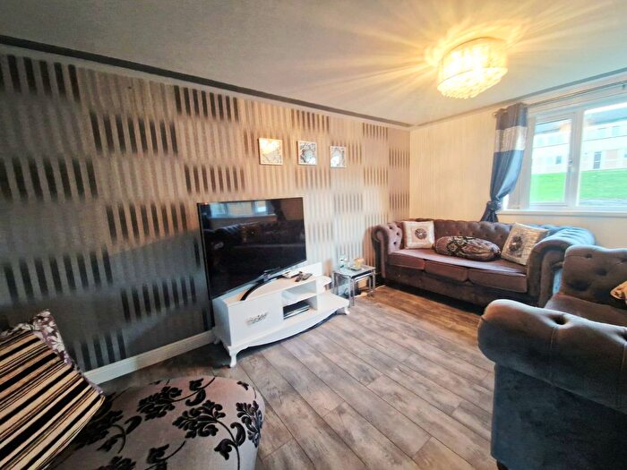 3 Bedroom Town House To Rent In Hastings Close, Blackburn, BB1