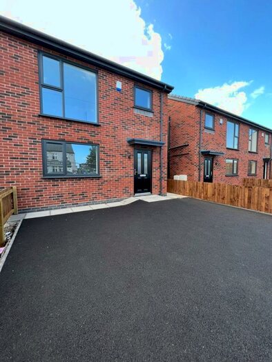 3 Bedroom Semi-Detached House To Rent In Aintree Road, Bootle, L20