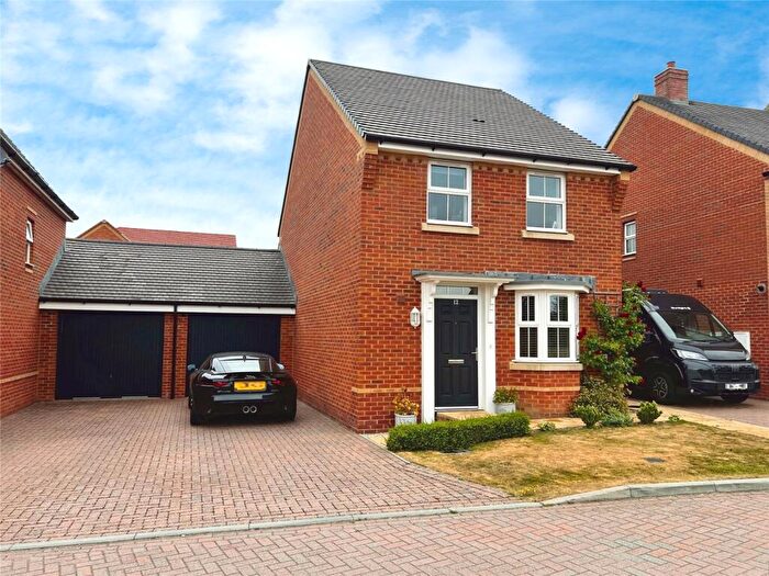 3 Bedroom Detached House For Sale In Silk Throwsters Way, Whitchurch, Hampshire, RG28