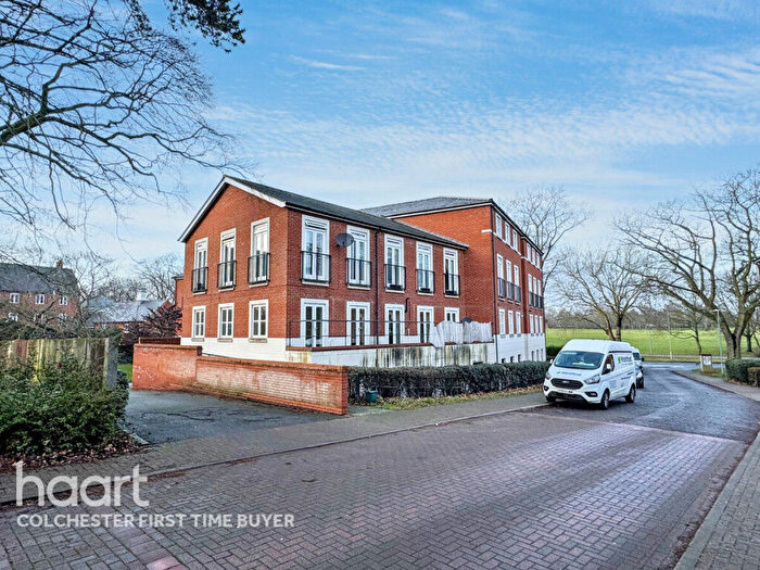 2 Bedroom Apartment For Sale In Circular Road South, Colchester, CO2