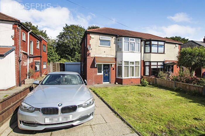 3 Bedroom Semi-Detached House To Rent In Salford Road, Bolton, BL5