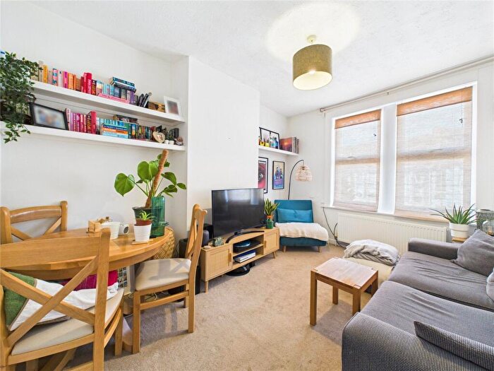 2 Bedroom Apartment For Sale In Upton Road, Bristol, BS3