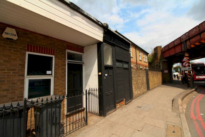 1 Bedroom Maisonette To Rent In Catford Hill, Catford, SE6
