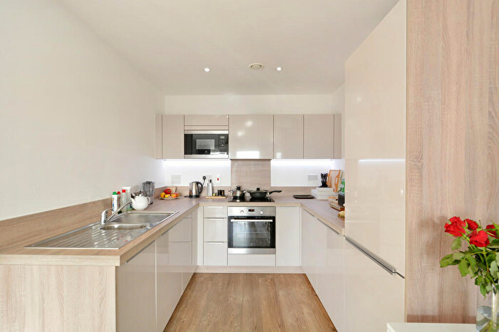 1 Bedroom Apartment To Rent In Copenhagen Court, SE8