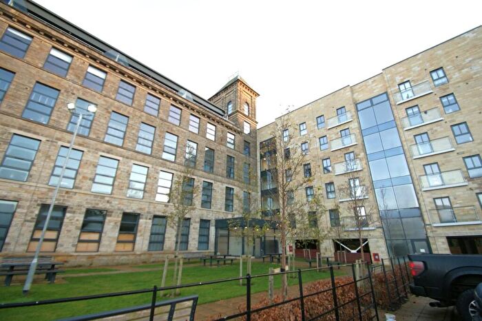 3 Bedroom Flat For Sale In Low Lane, Horsforth, Leeds, LS18