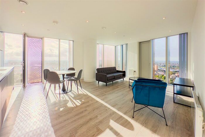 2 Bedroom Apartment To Rent In The Blade, M15