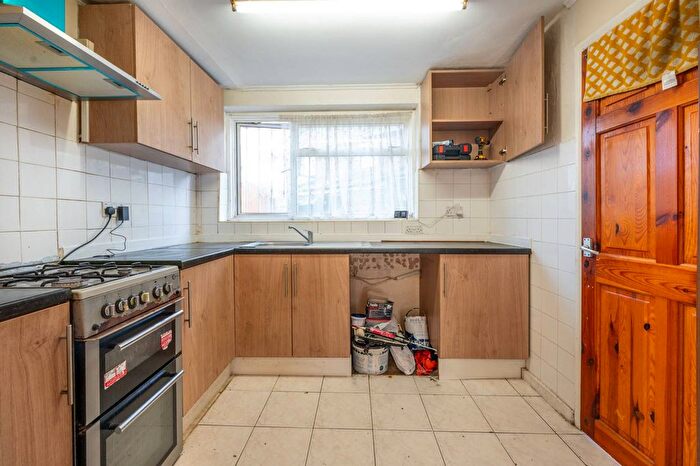 2 Bedroom Property For Sale In Botha Road, Plaistow, London, E13