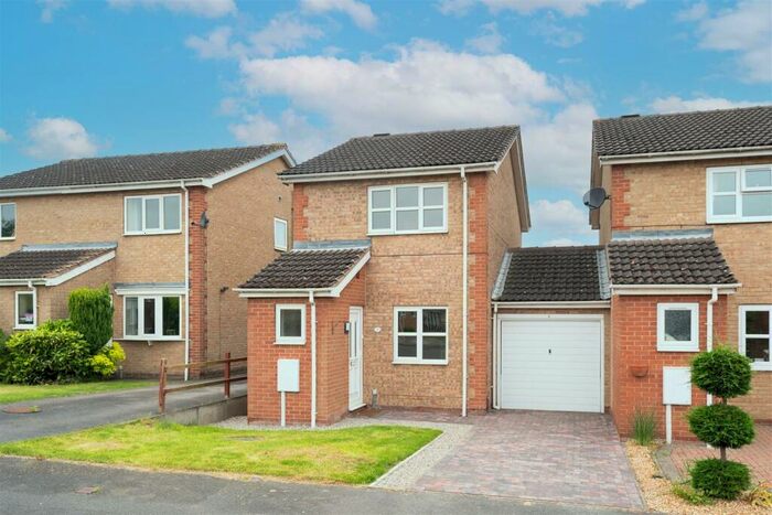 2 Bedroom House To Rent In Malia Road, Tapton, Chesterfield, S41