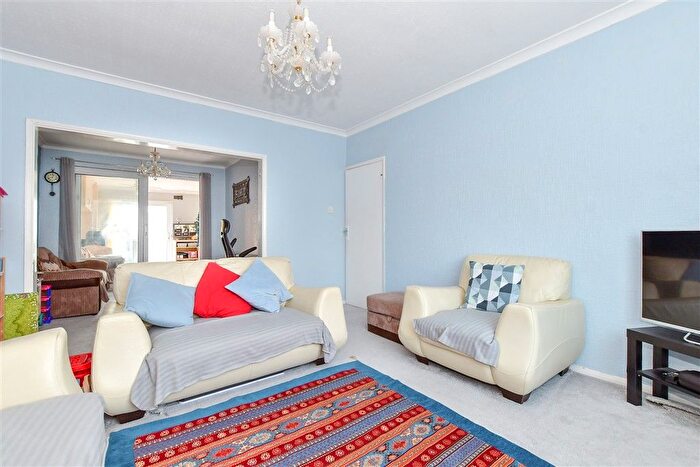 4 Bedroom Semi-detached House For Sale In Chadwell Heath Lane, Chadwell Heath, Essex, RM6